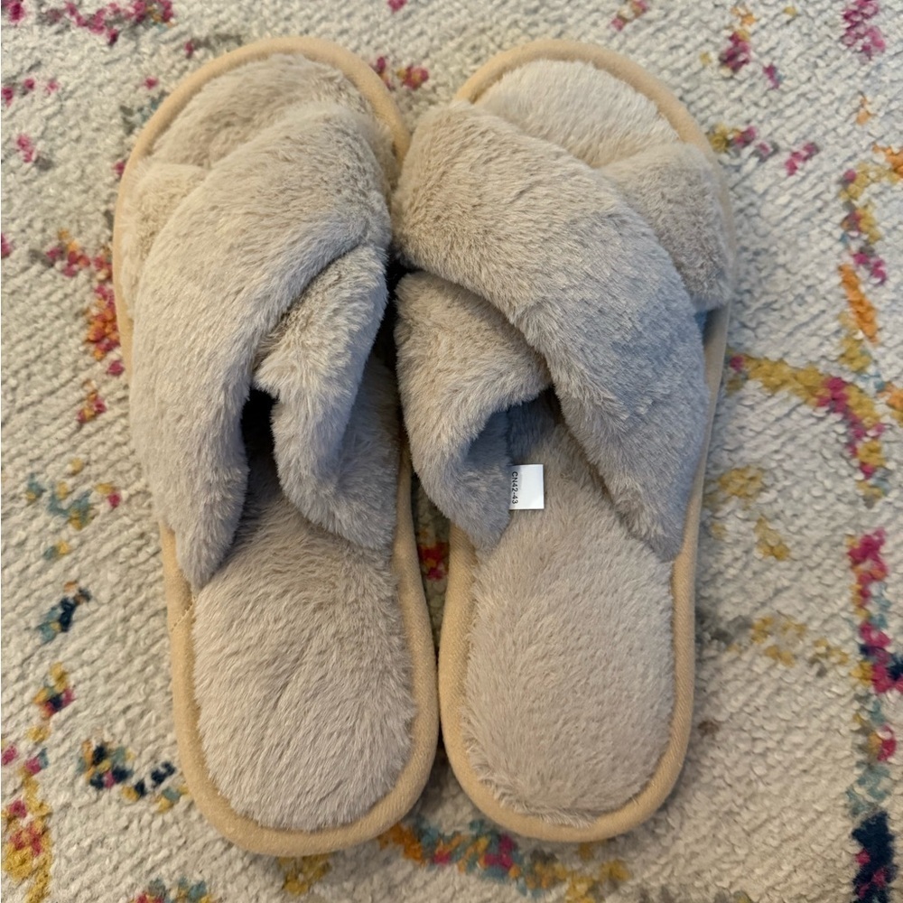 Cozy Faux Fur Slippers in Beige NWT